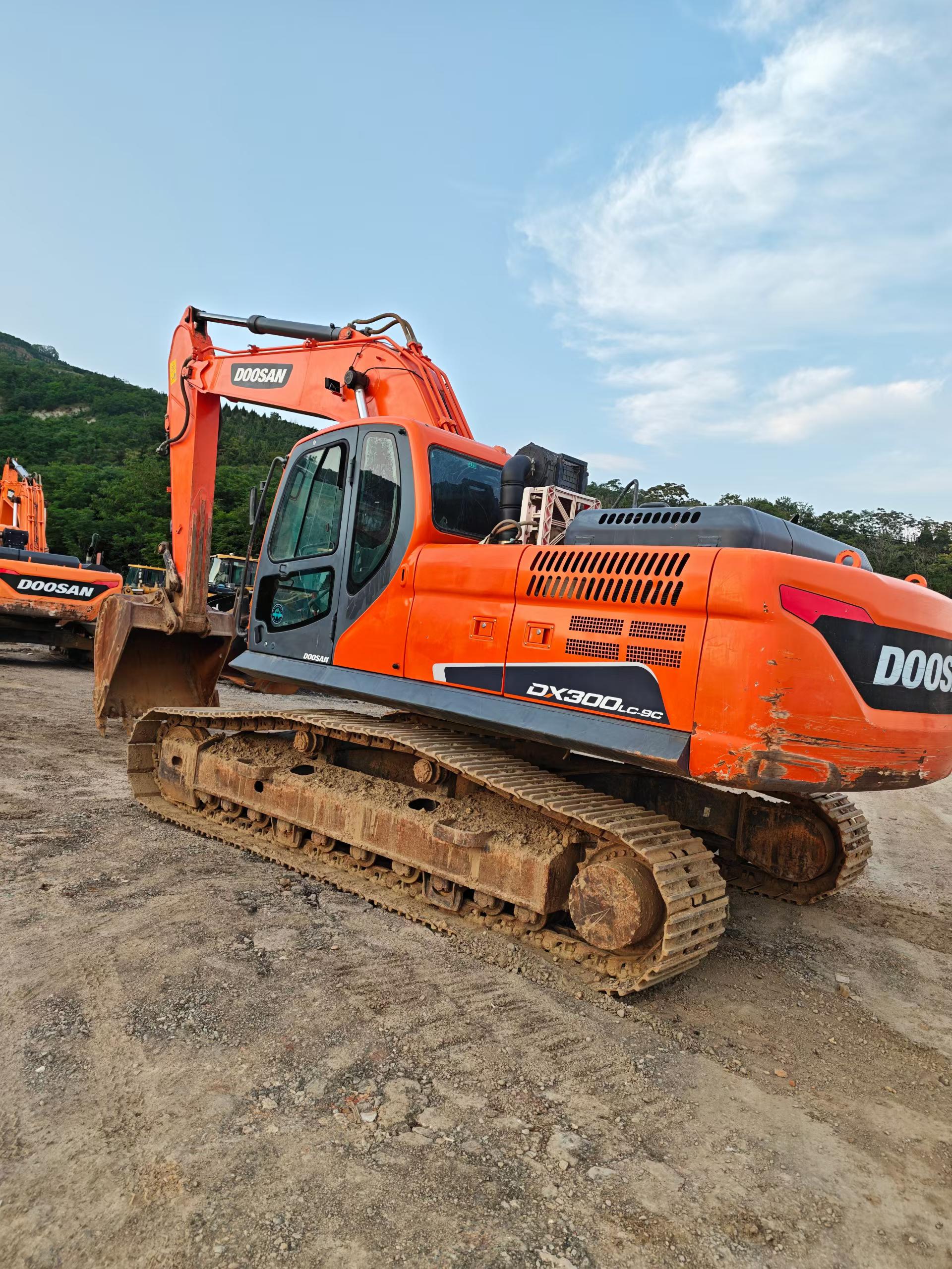 Buy Doosan DX260LC Used Excavator / 5