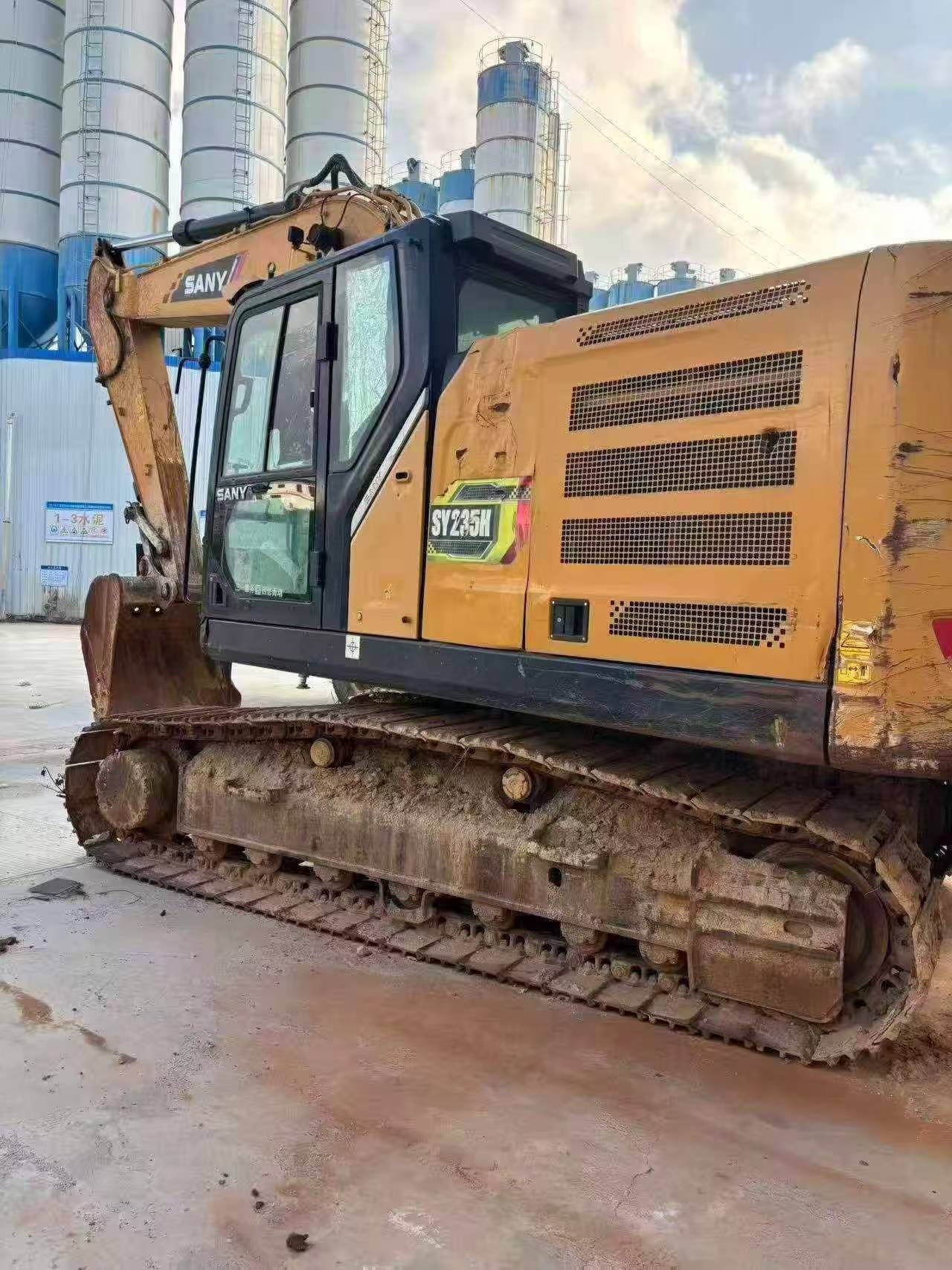 Buy Sany SY205C Used Excavator / 2