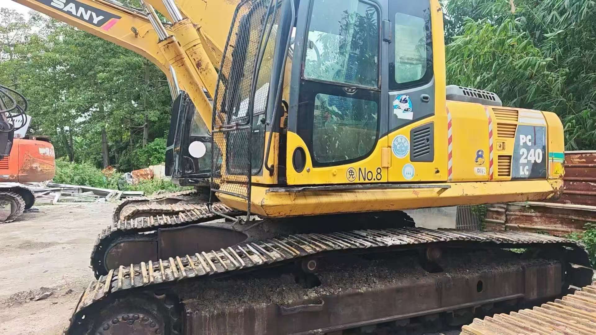 Buy Komatsu PC240-6 Used Excavator / 1