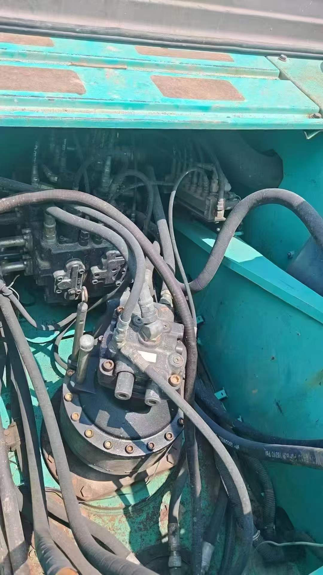 Buy Kobelco SK250 Used Excavator / 4