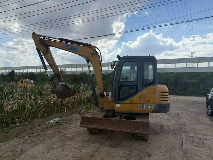 Buy XCMG XE60 Used Excavator / 1