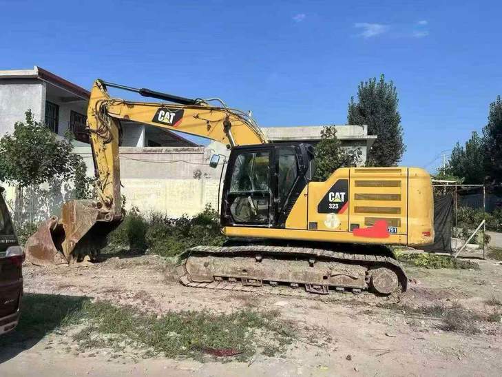 Buy Caterpillar 323 Used Excavator / 1