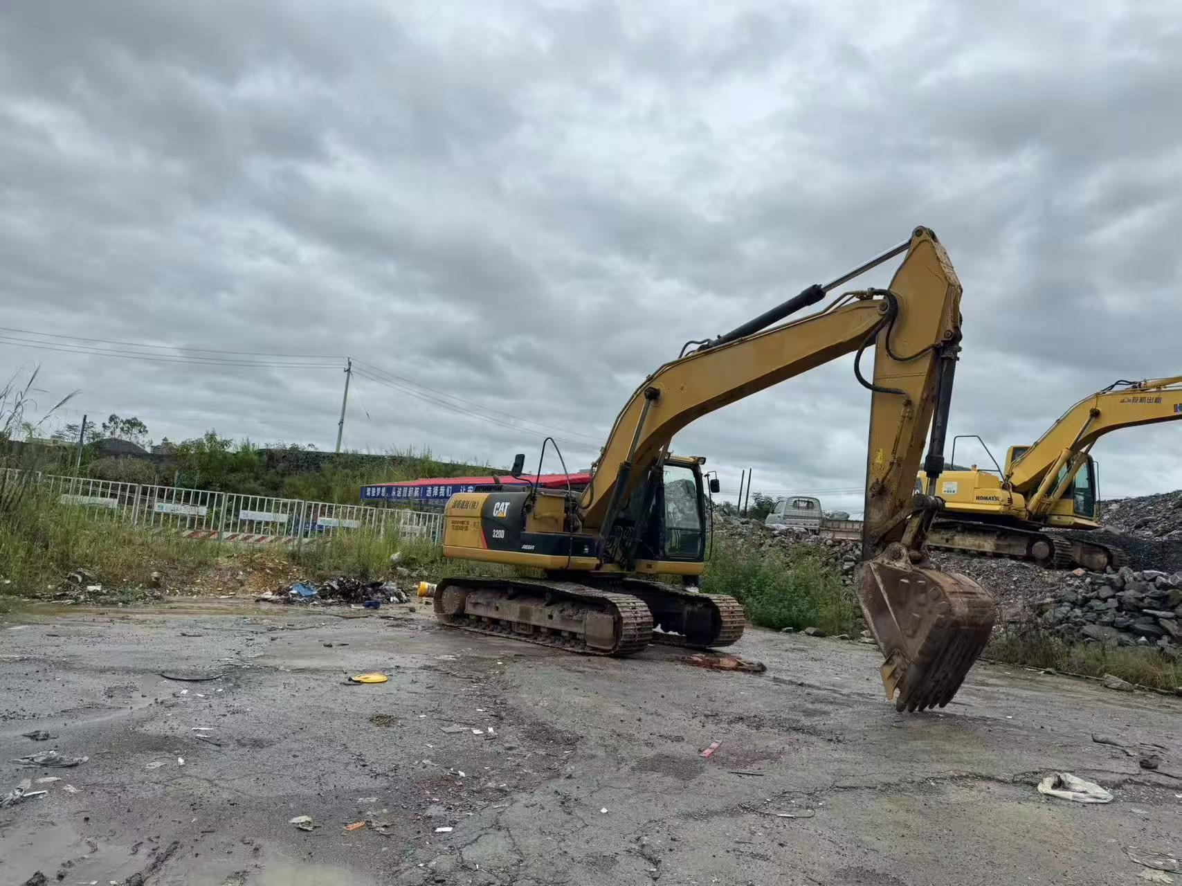 Buy Caterpillar 320D Used Excavator / 7