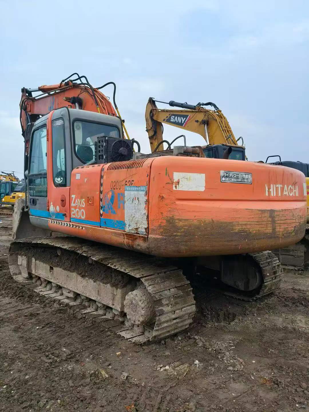 Buy Hitachi ZX200-6 Used Excavator / 2