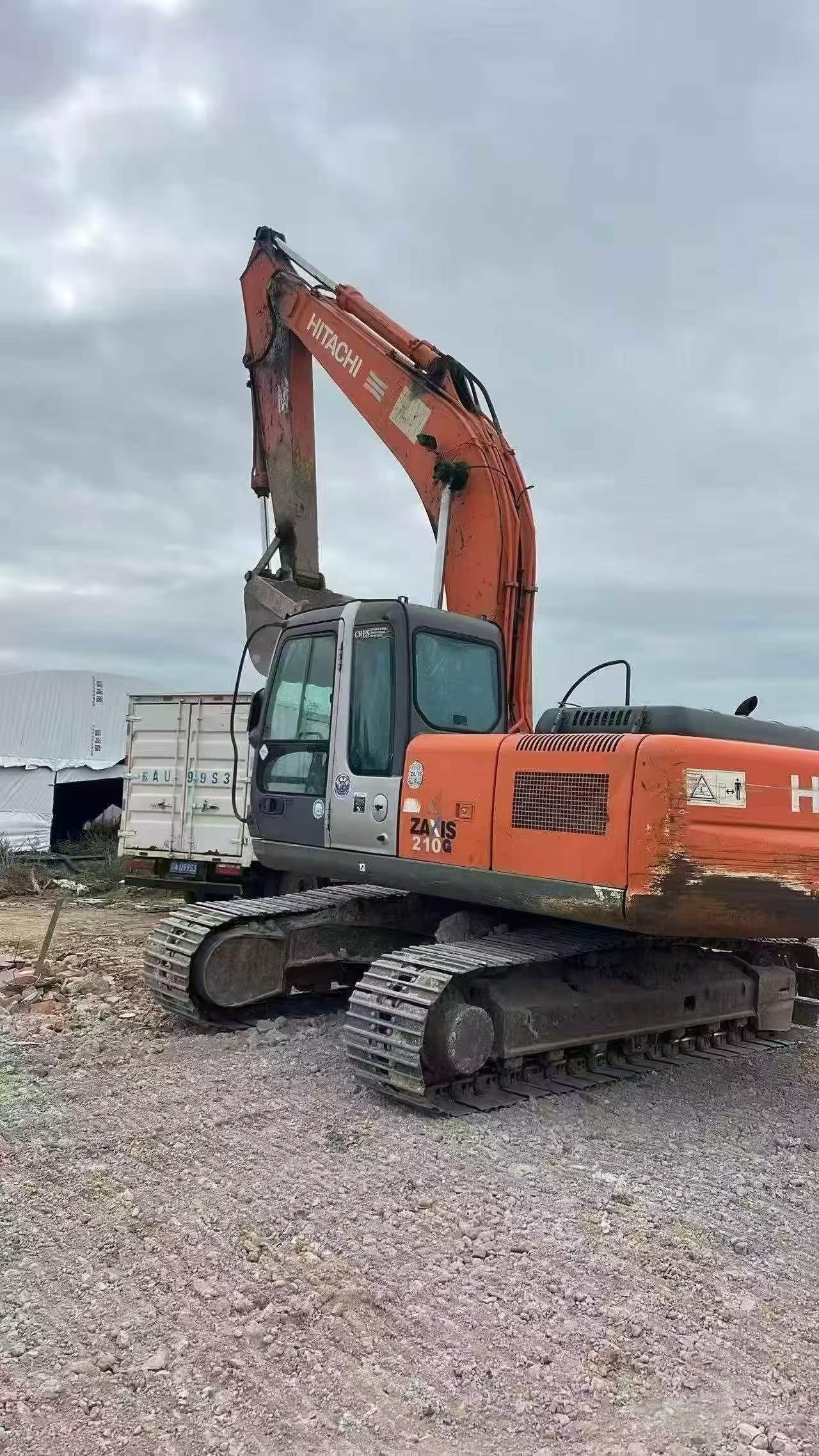 Buy Hitachi ZX200-3G Used Excavator / 2
