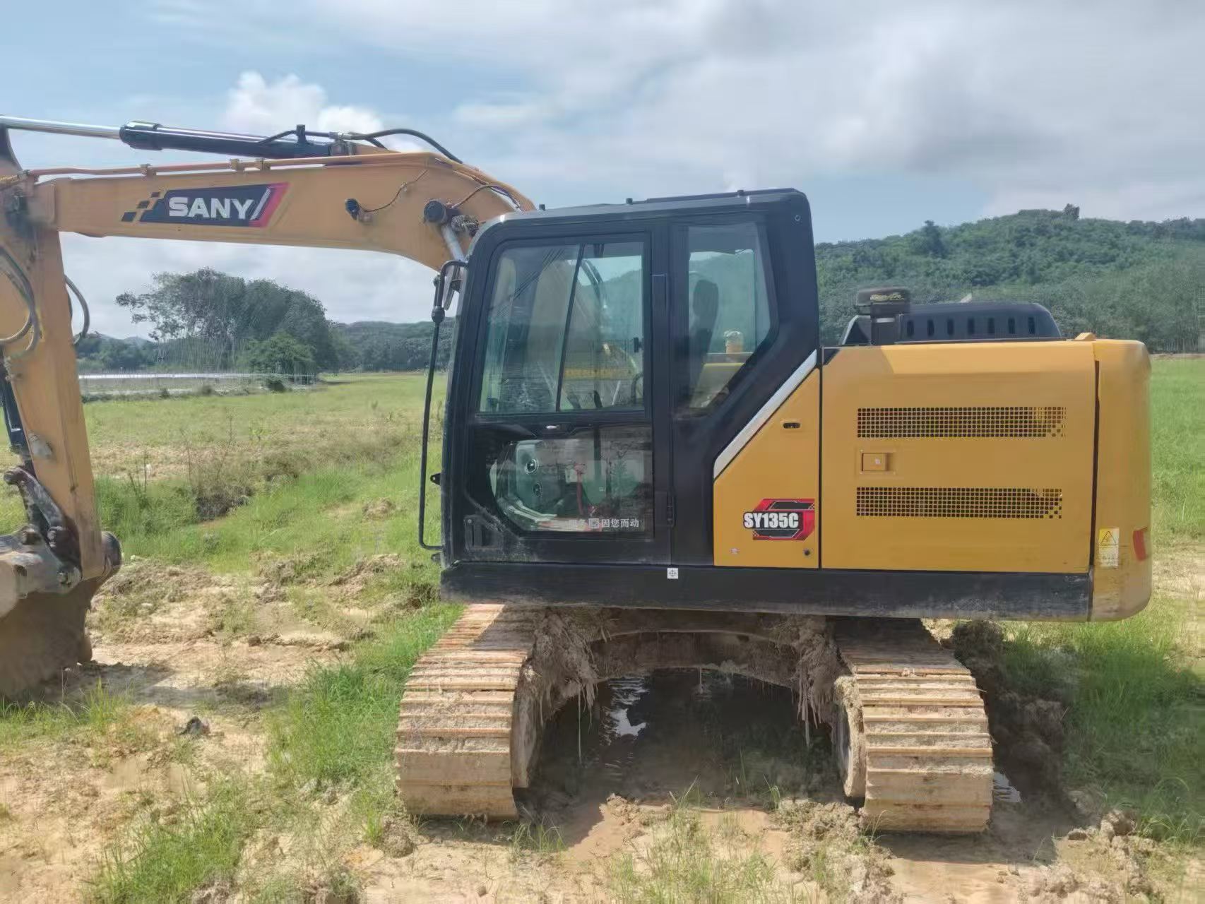 Buy Sany SY135 Used Excavator / 4