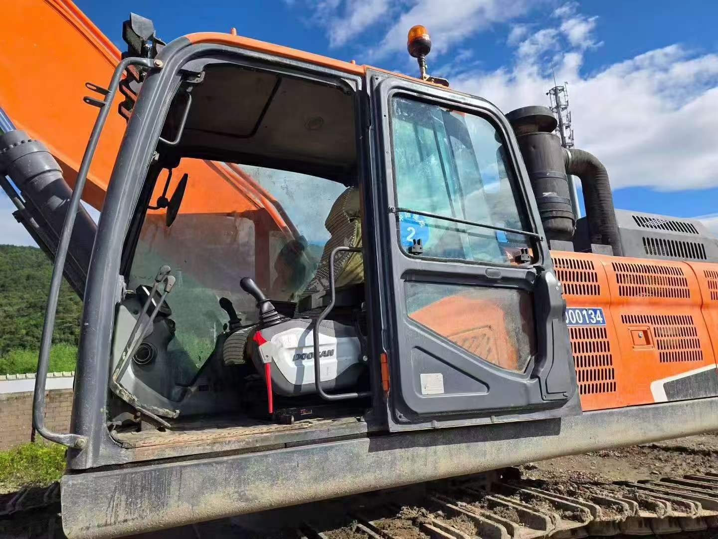 Buy Doosan DH420LC-7 Used Excavator / 3
