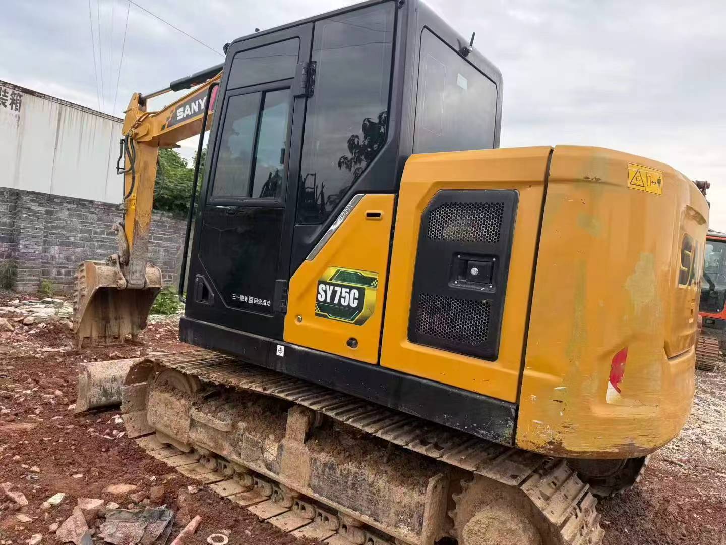 Buy Sany SY70C Used Excavator / 2