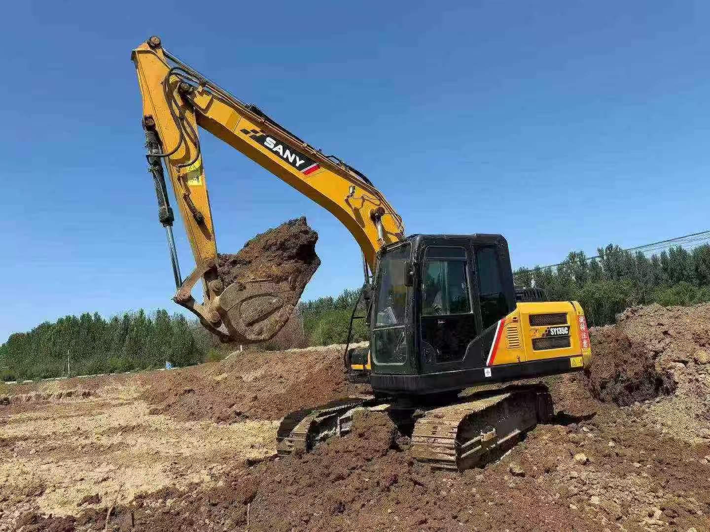 Buy Sany SY135C Used Excavator / 3