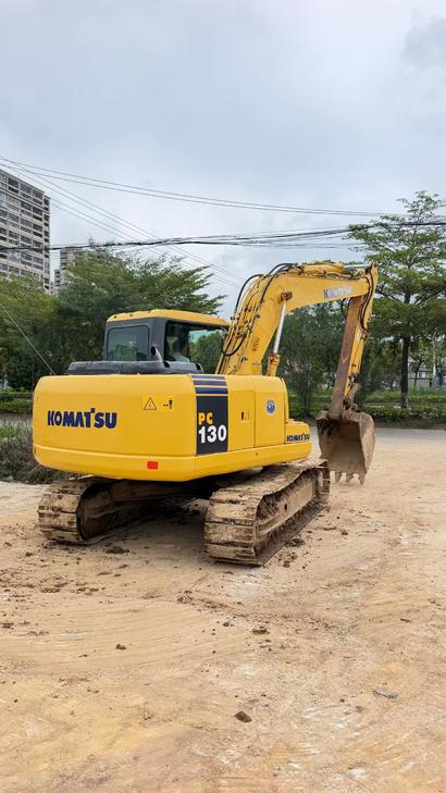 Buy Komatsu PC130-7 Used Excavator / 1