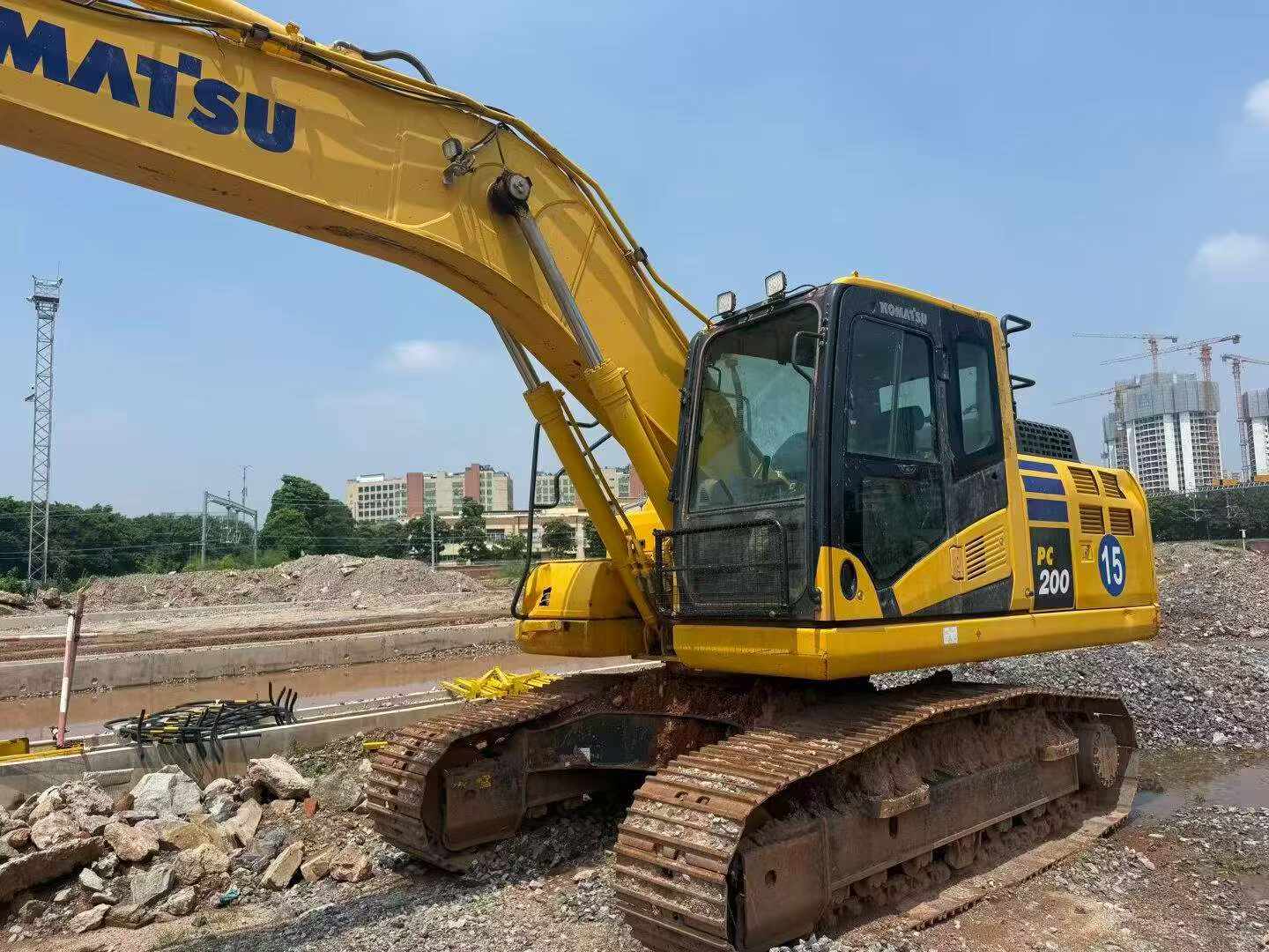 Buy Komatsu PC200 Used Excavator / 2