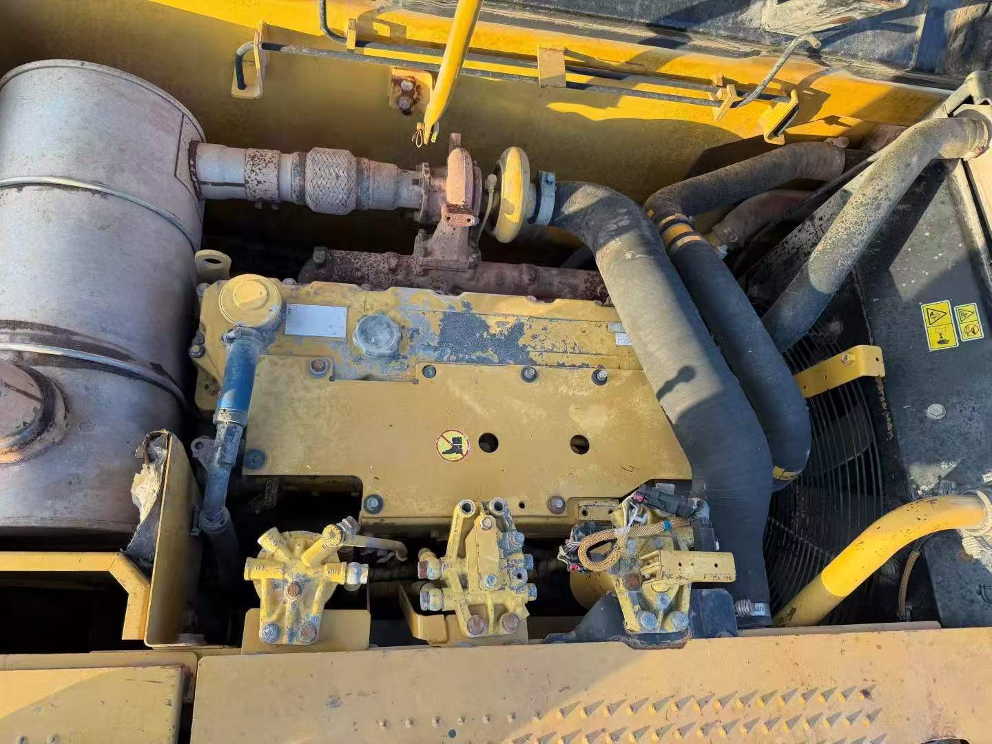 Buy Caterpillar 320D Used Excavator / 4
