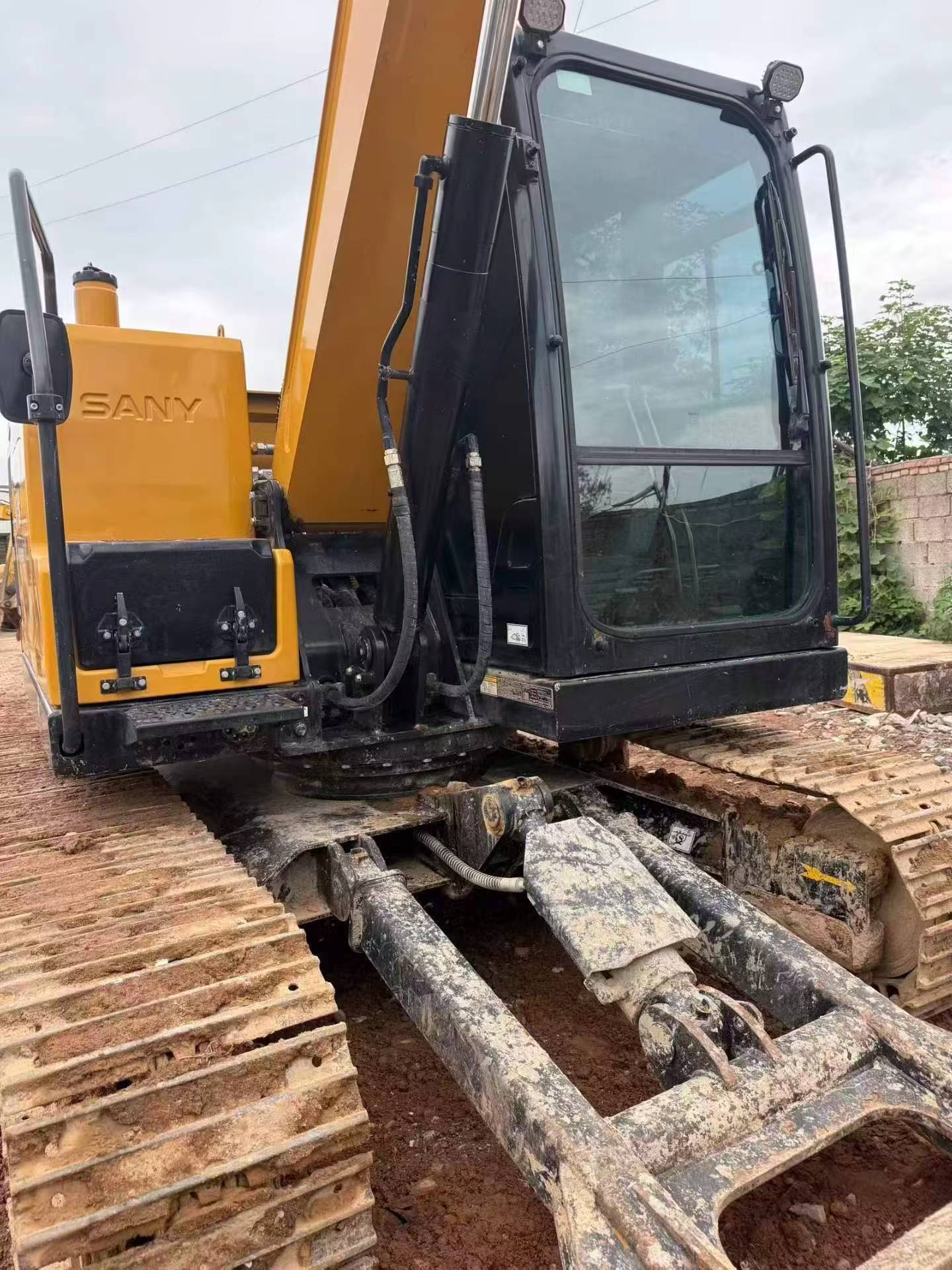 Buy Sany SY70C Used Excavator / 4