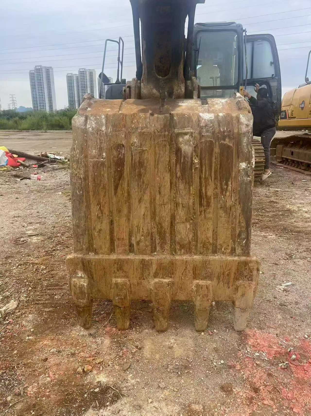 Buy XCMG XE215 Used Excavator / 8