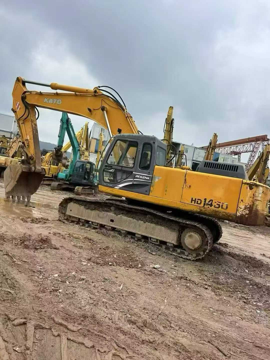 Buy Kato HD1430 Used Excavator / 4