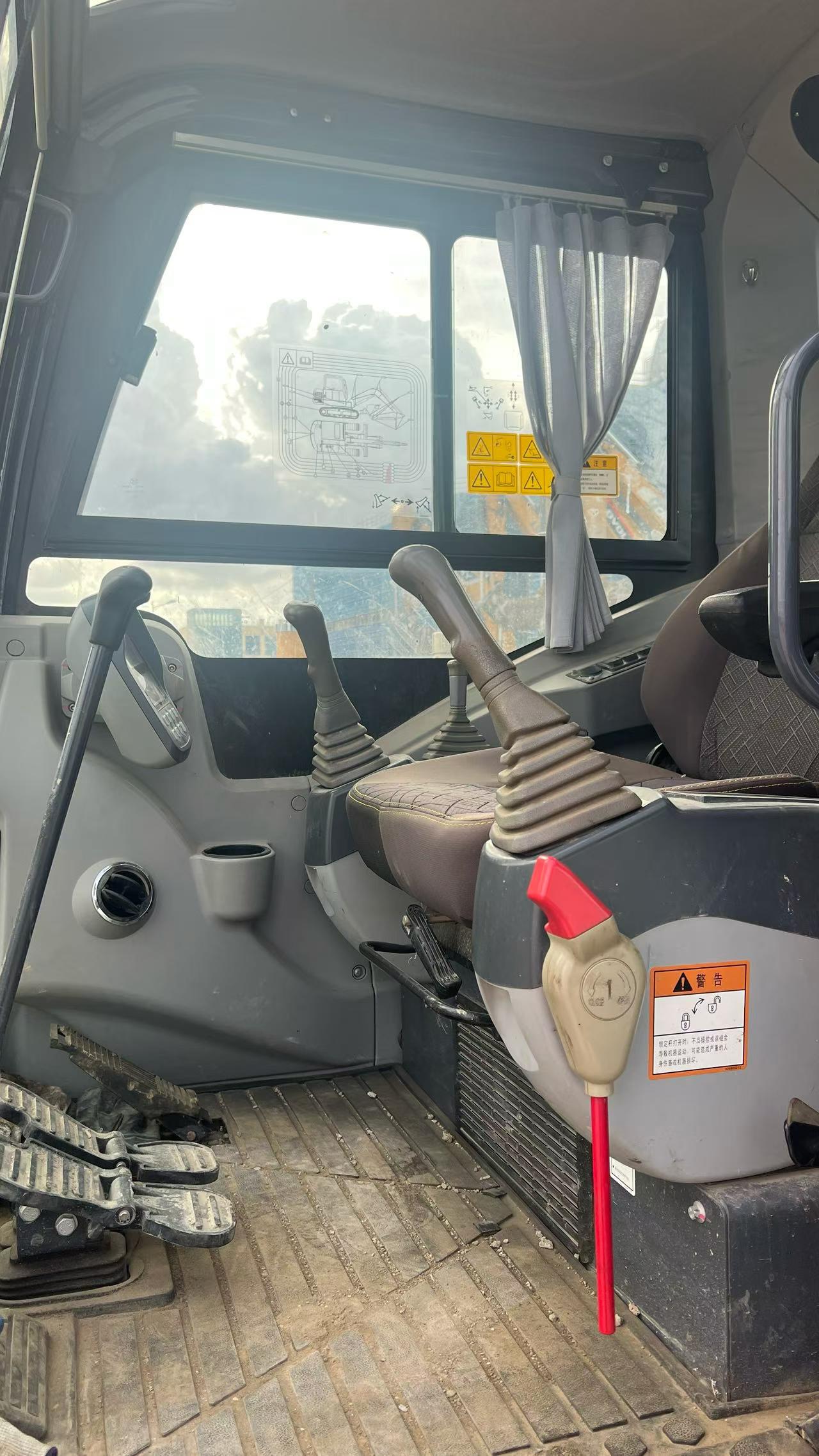 Buy XCMG XE60DA Used Excavator / 3