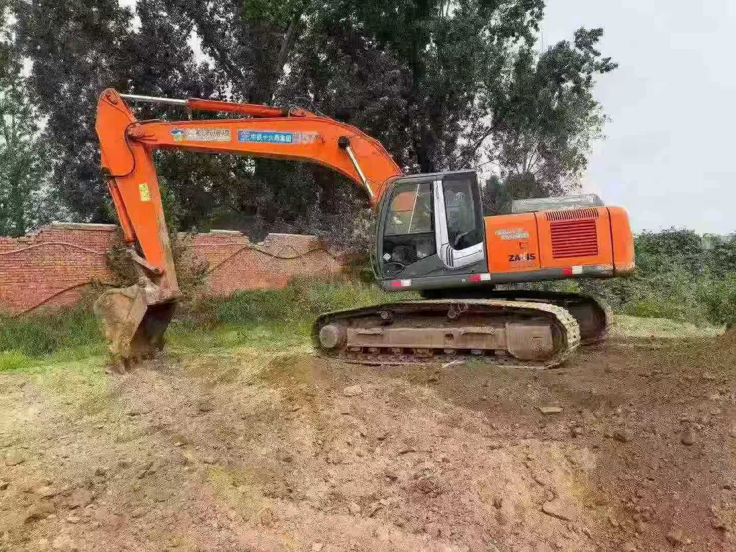 Buy Hitachi ZX270-3 Used Excavator / 3