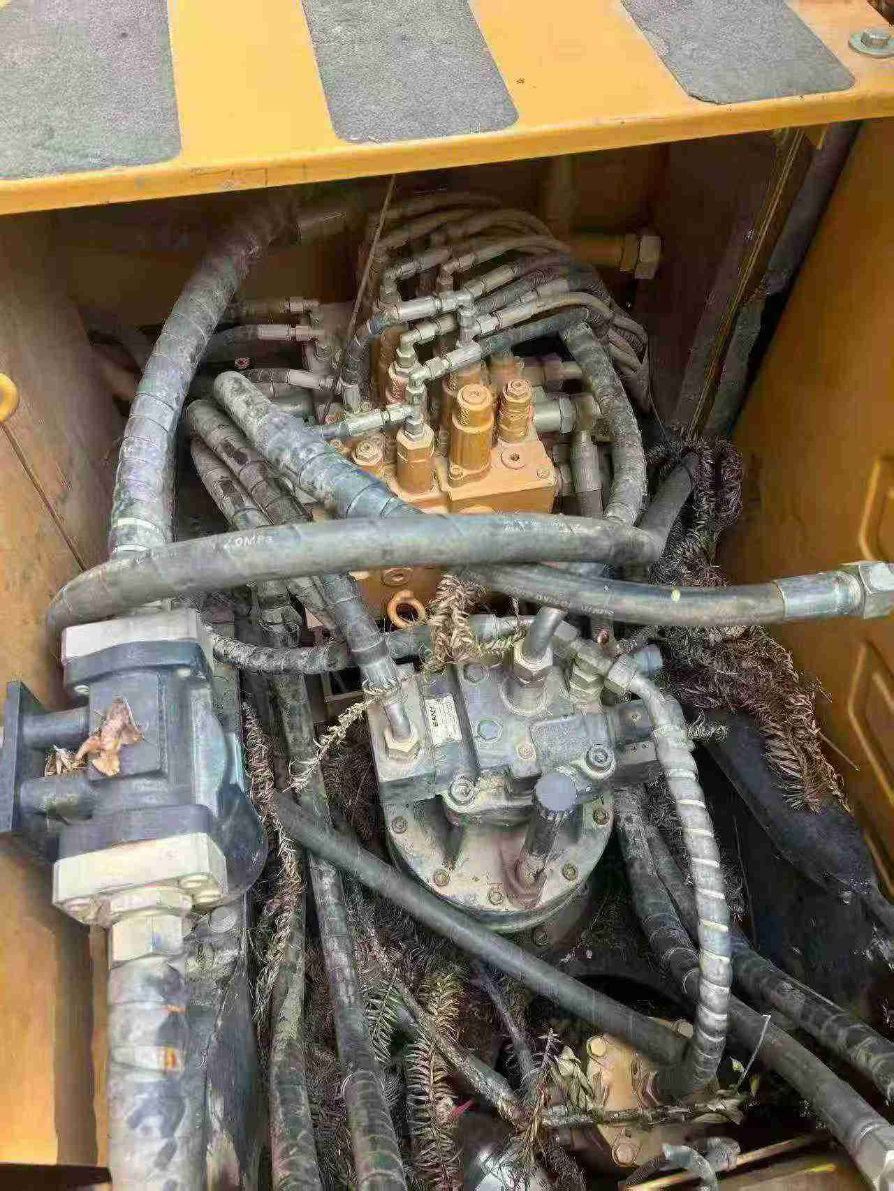 Buy Sany SY135 Used Excavator / 6