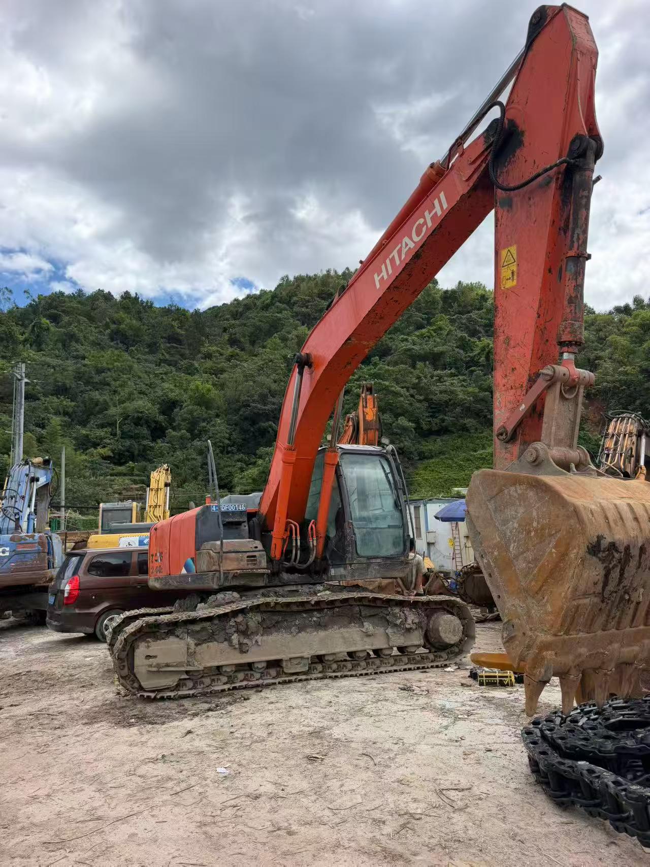 Buy Hitachi EX210-5 Used Excavator / 3
