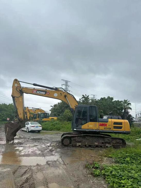 Buy XCMG XE245D Used Excavator / 1