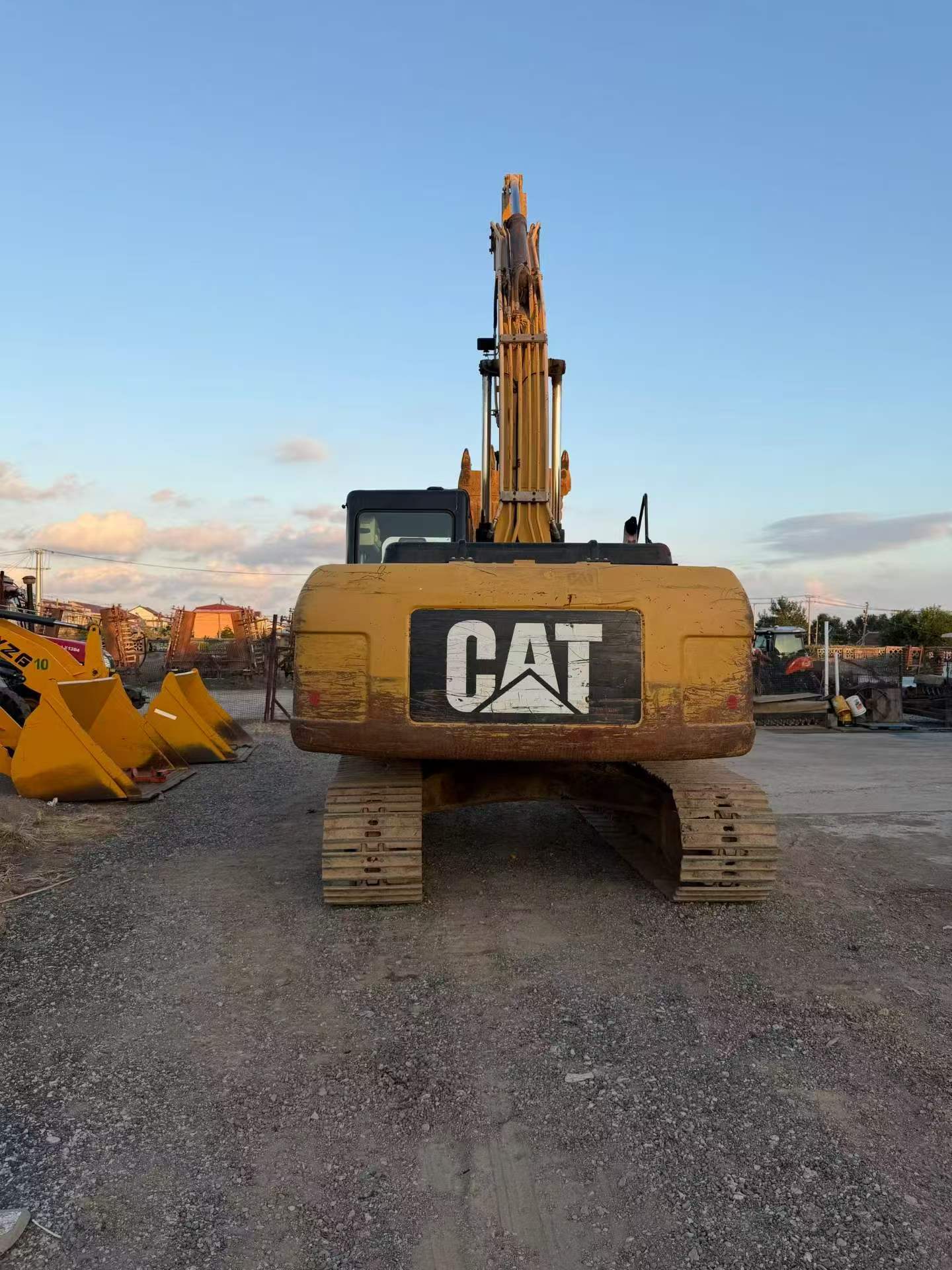 Buy Caterpillar 320D Used Excavator / 3