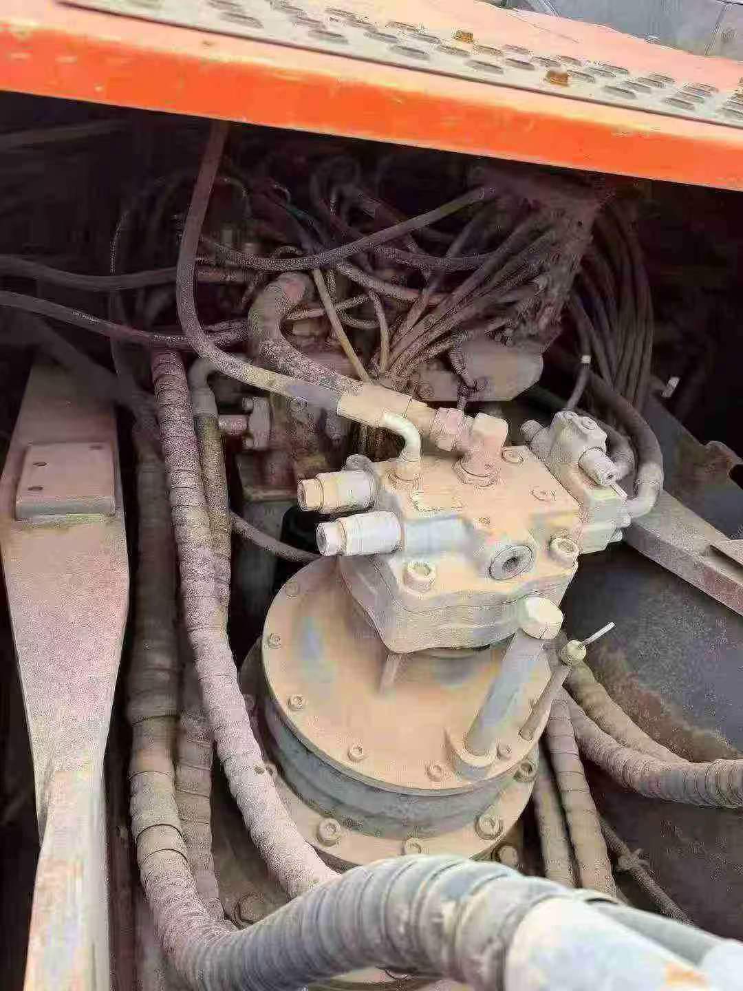 Buy Hitachi ZX270-3 Used Excavator / 4
