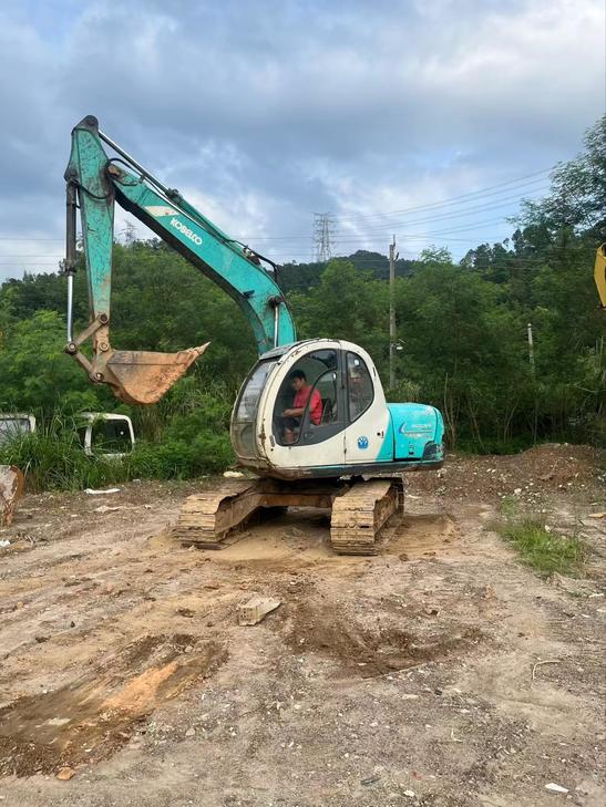 Buy Kobelco SK100-5.5 Used Excavator / 1