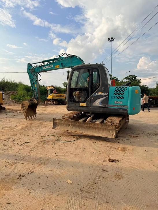 Buy Kobelco SK75 Used Excavator / 1