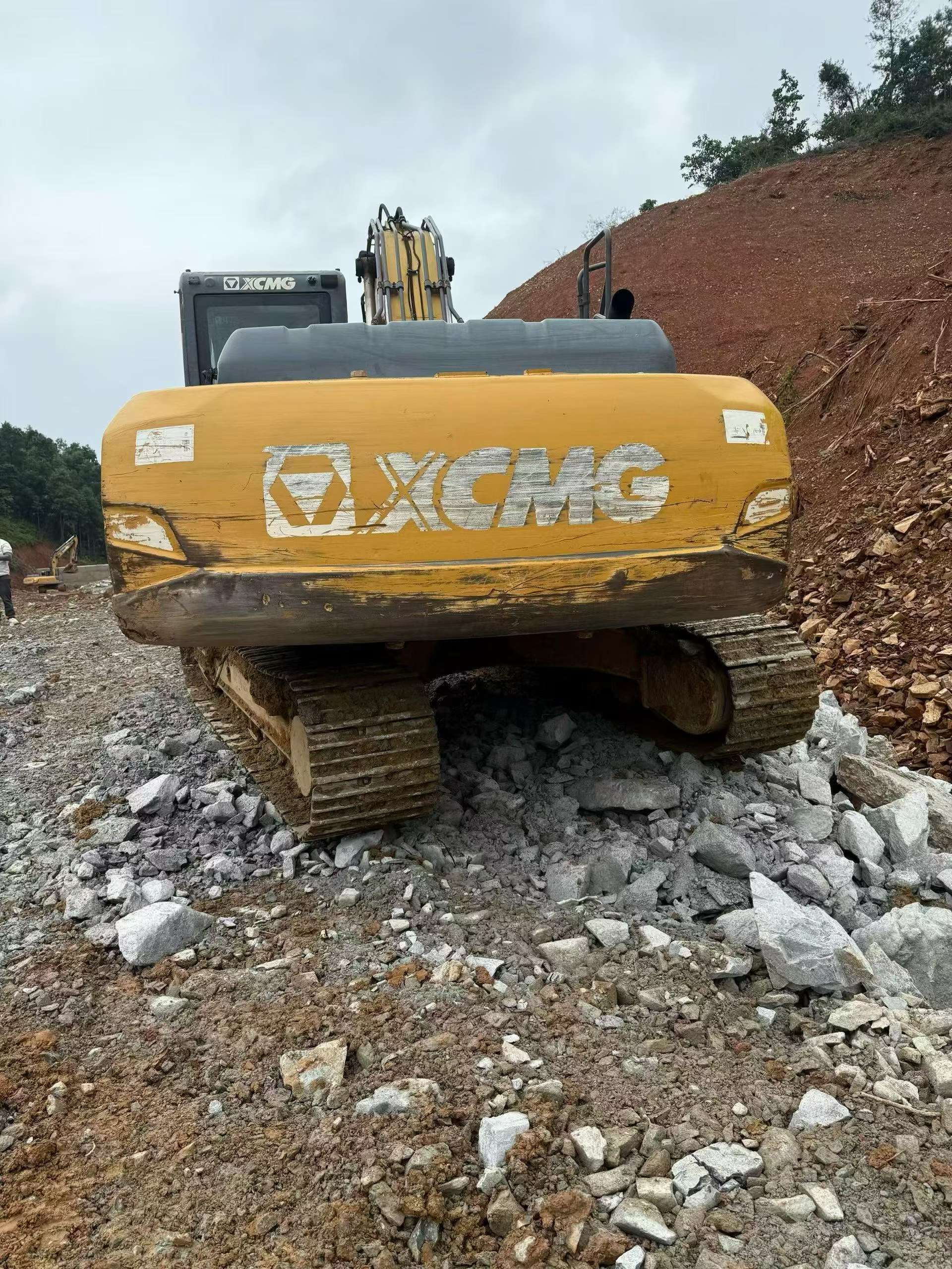 Buy XCMG XE200DA Used Excavator / 3