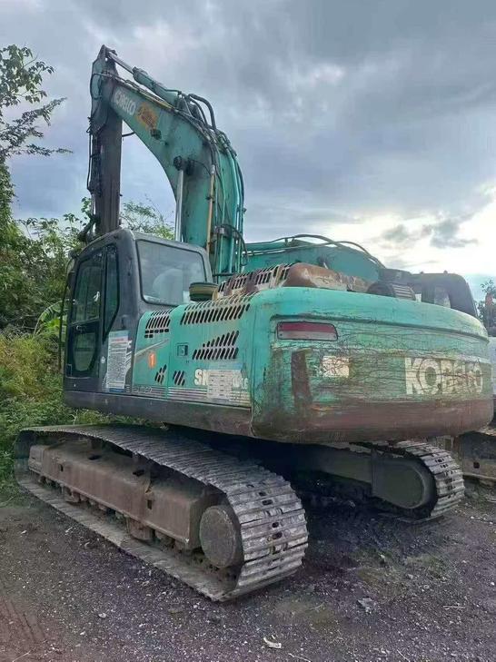 Buy Kobelco SK260LC-8 Used Excavator / 1