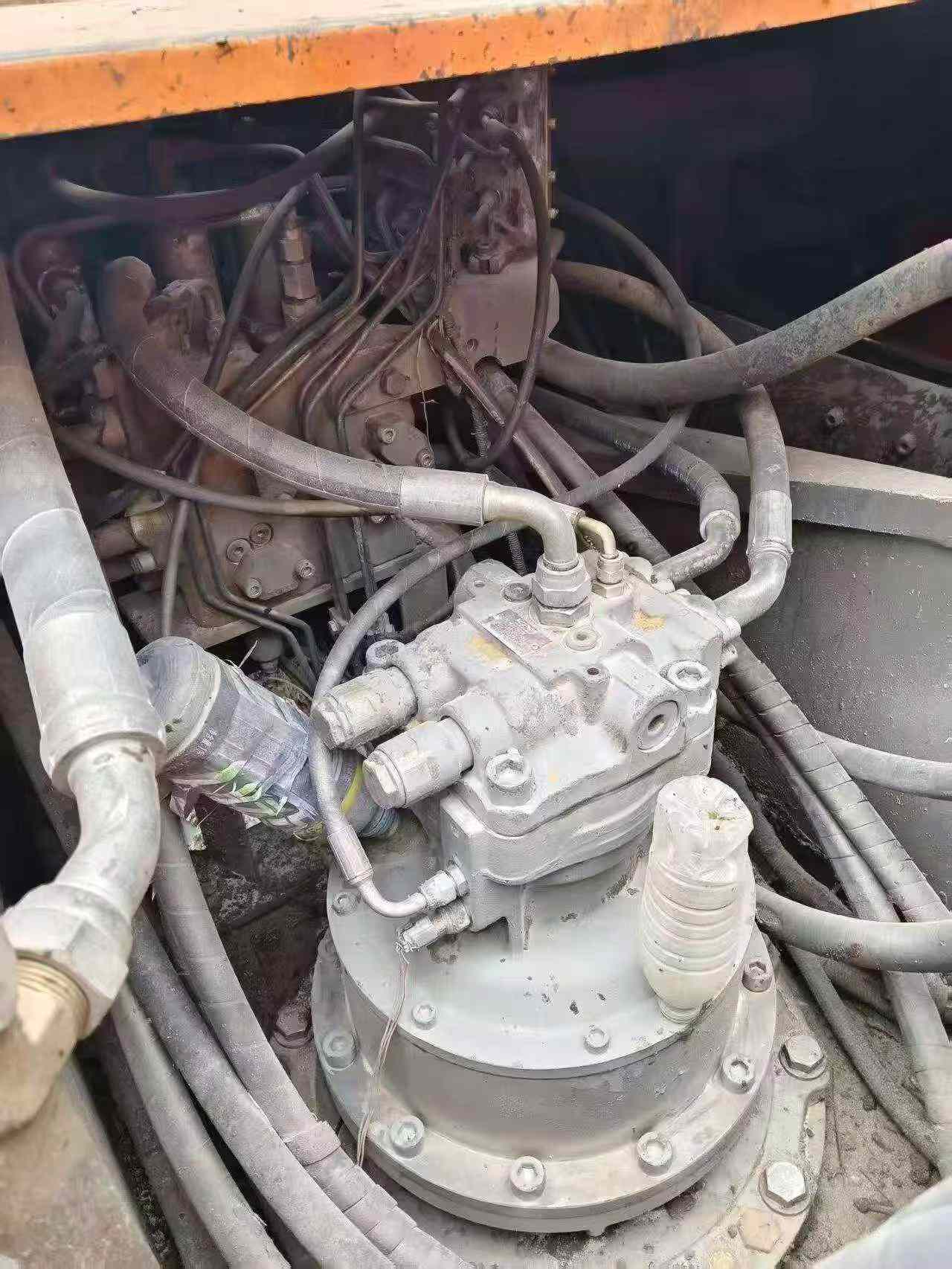Buy Hitachi ZX240-3G Used Excavator / 4