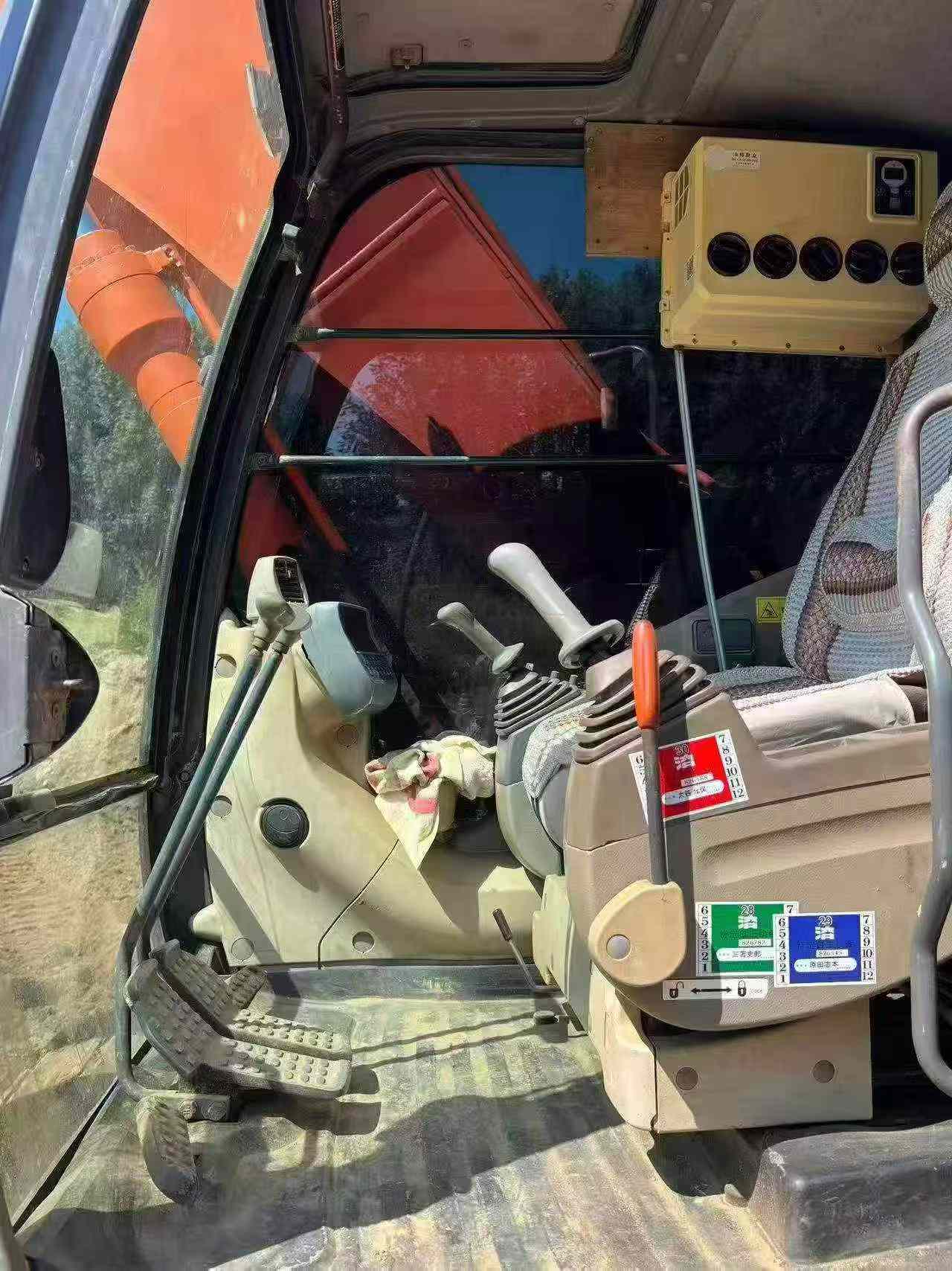 Buy Hitachi EX200 Used Excavator / 5