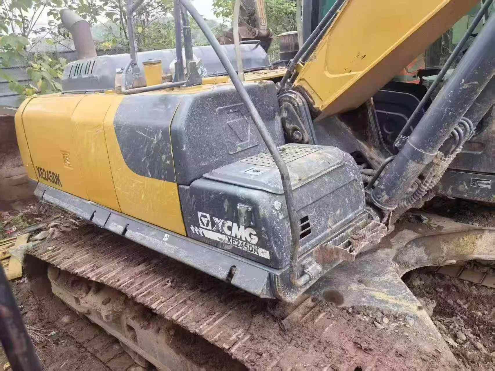 Buy XCMG XE245D Used Excavator / 3