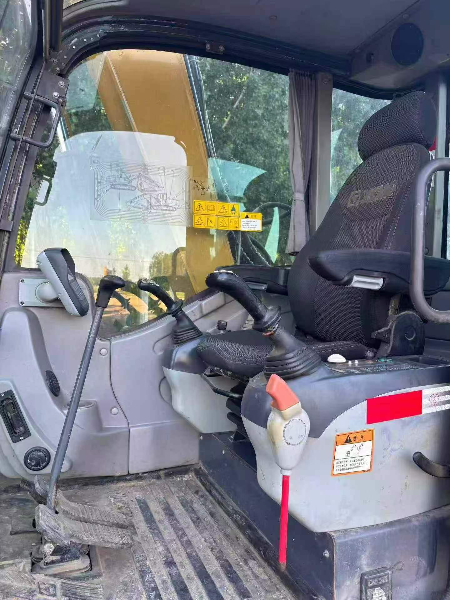 Buy XCMG XE75C Used Excavator / 4