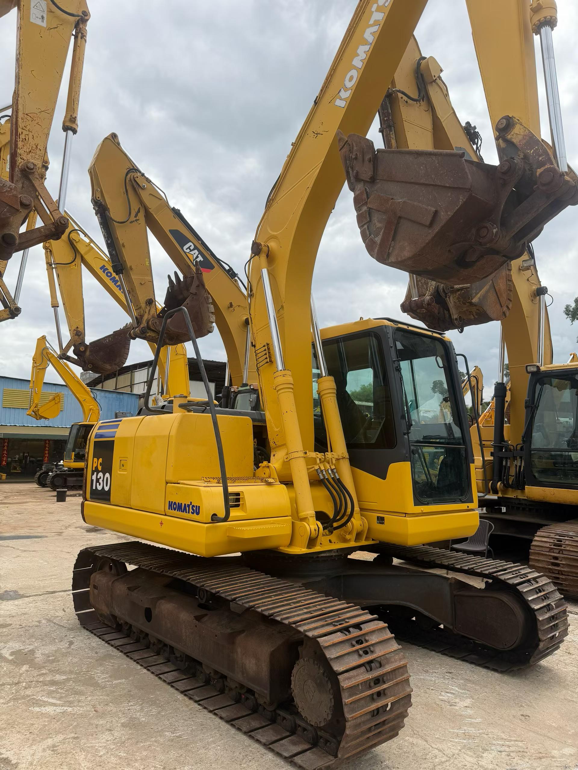 Buy Komatsu PC130 Used Excavator / 6