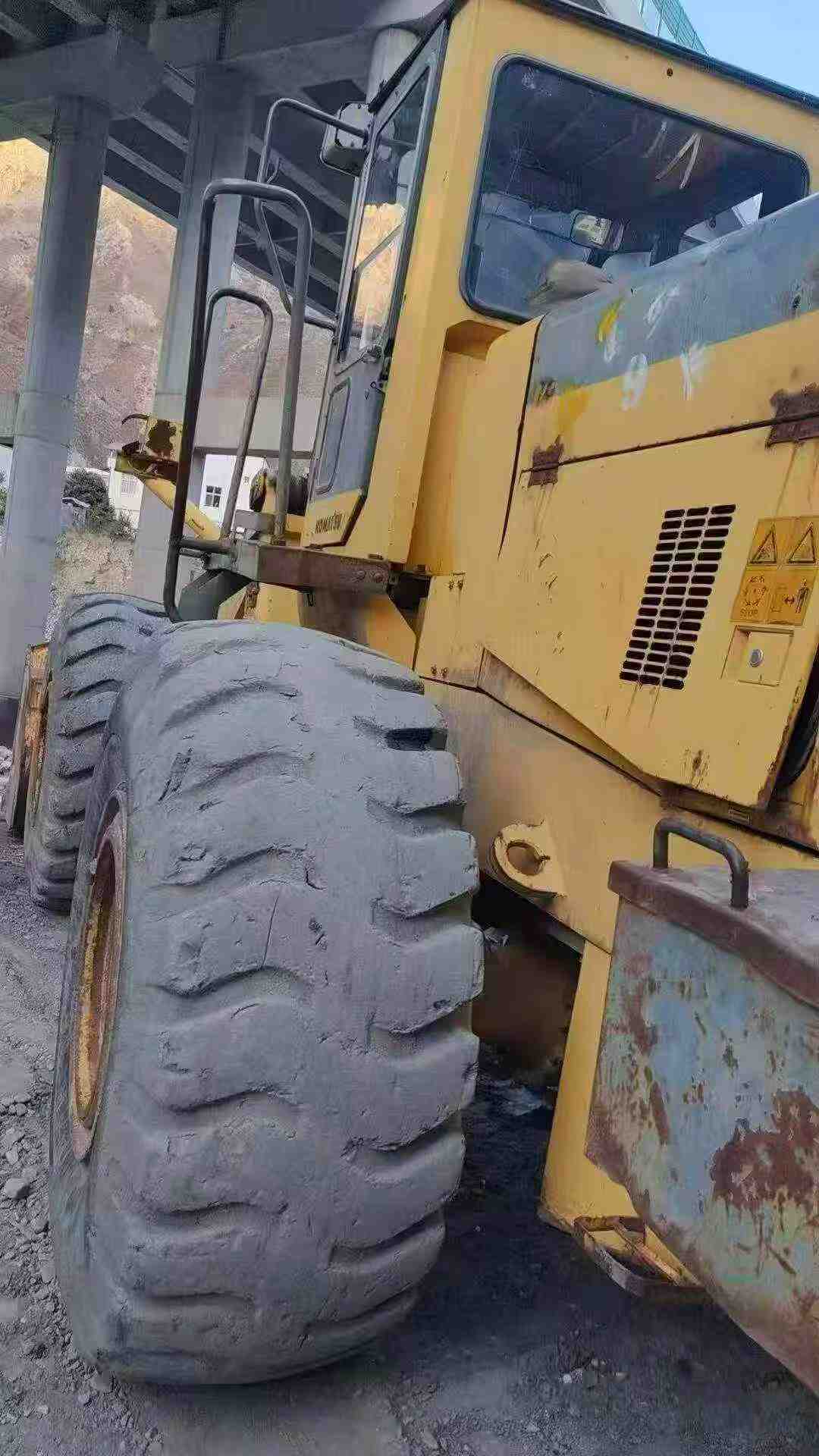 Buy Komatsu WA380-3 Used Excavator / 2