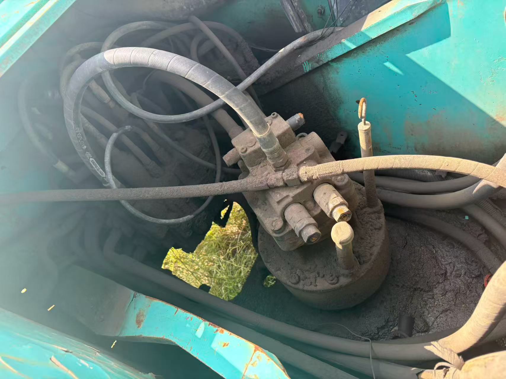 Buy Kobelco SK200 Used Excavator / 2