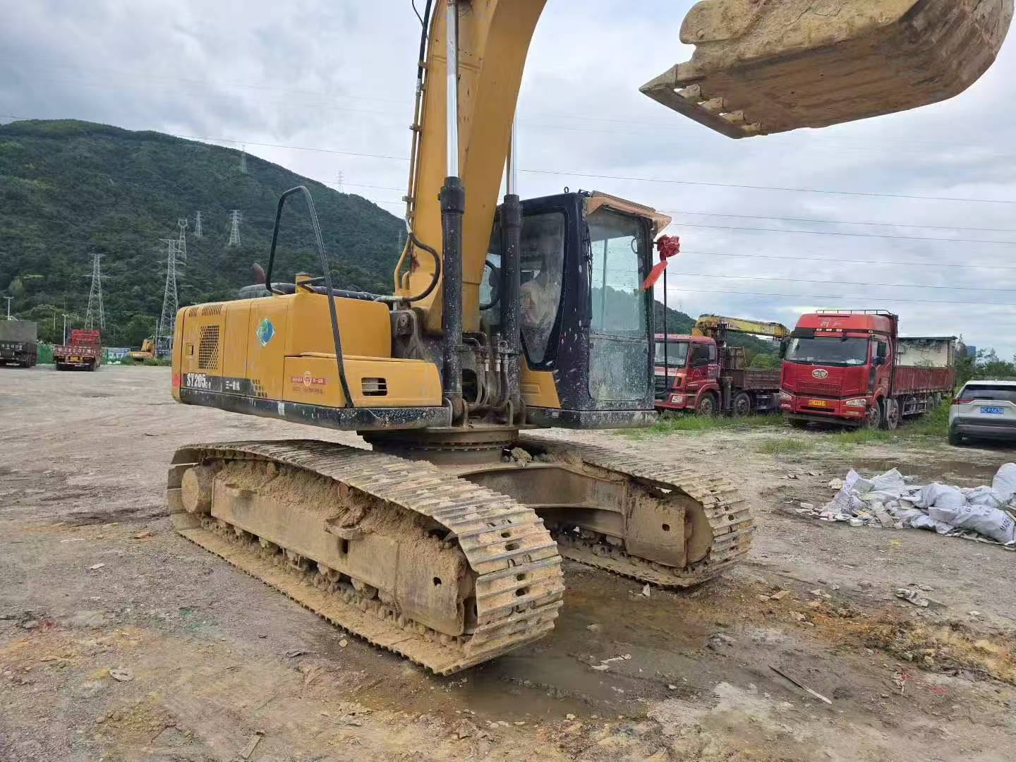 Buy Sany SY205C-8 Used Excavator / 2