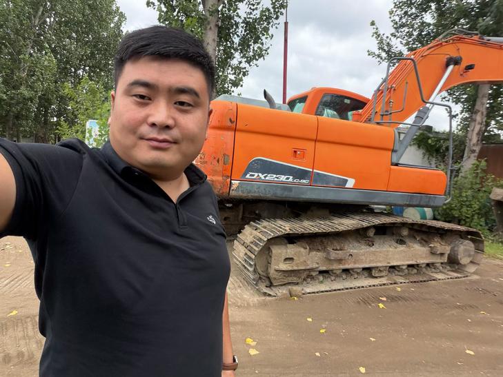 Buy Doosan DH215-7 Used Excavator / 1