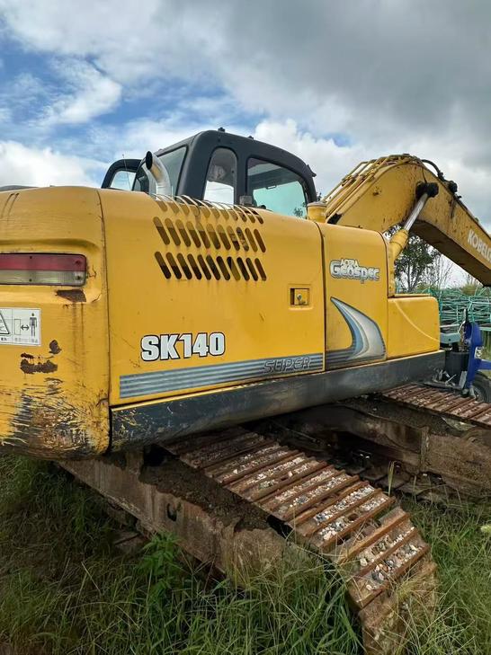 Buy Kobelco SK140 Used Excavator / 1