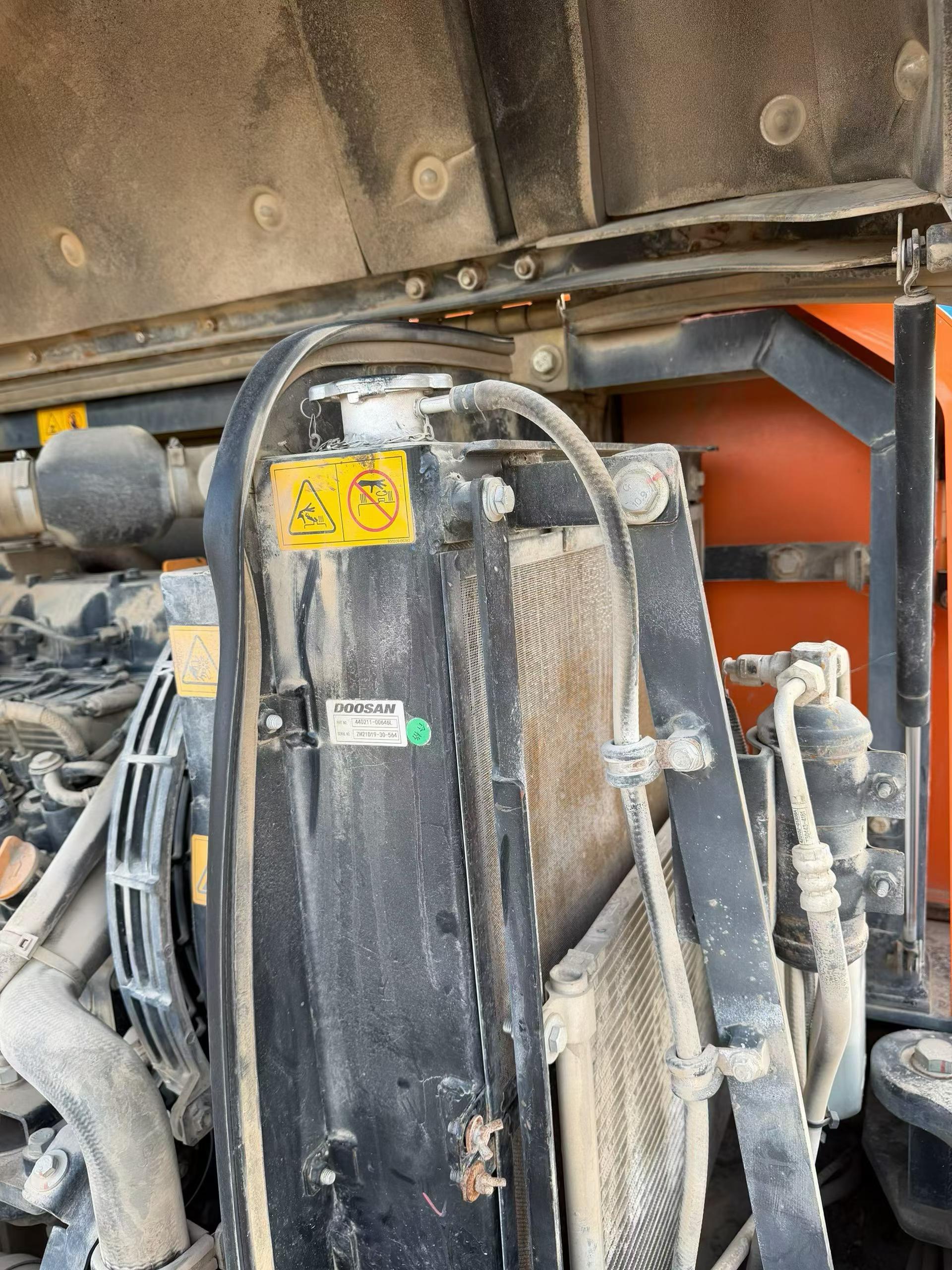 Buy Doosan DH60 Used Excavator / 6