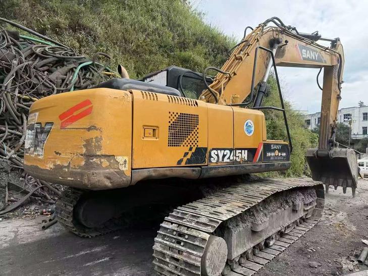 Buy Sany SY215C Used Excavator / 1