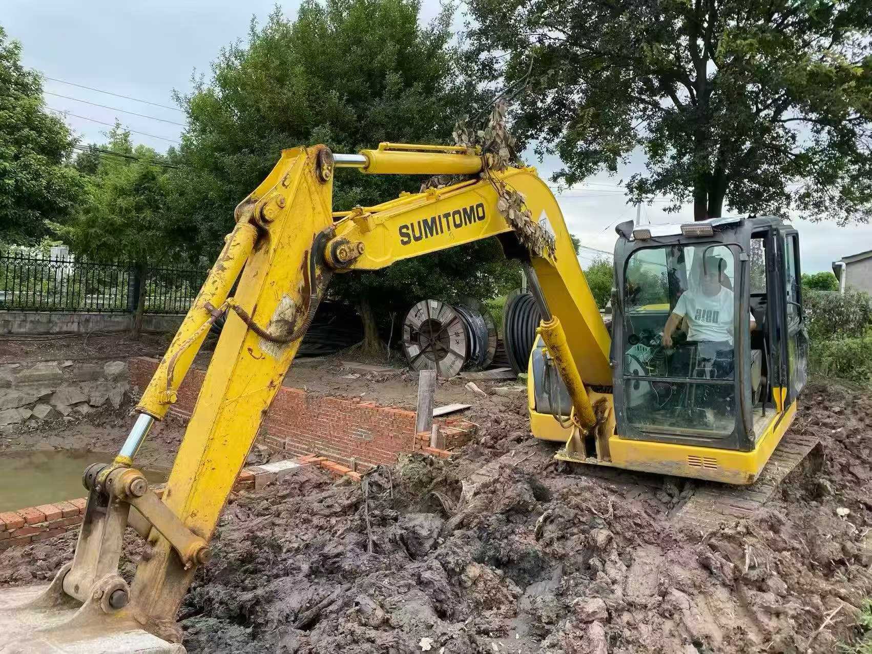 Buy Sumitomo SH80-6 Used Excavator / 4