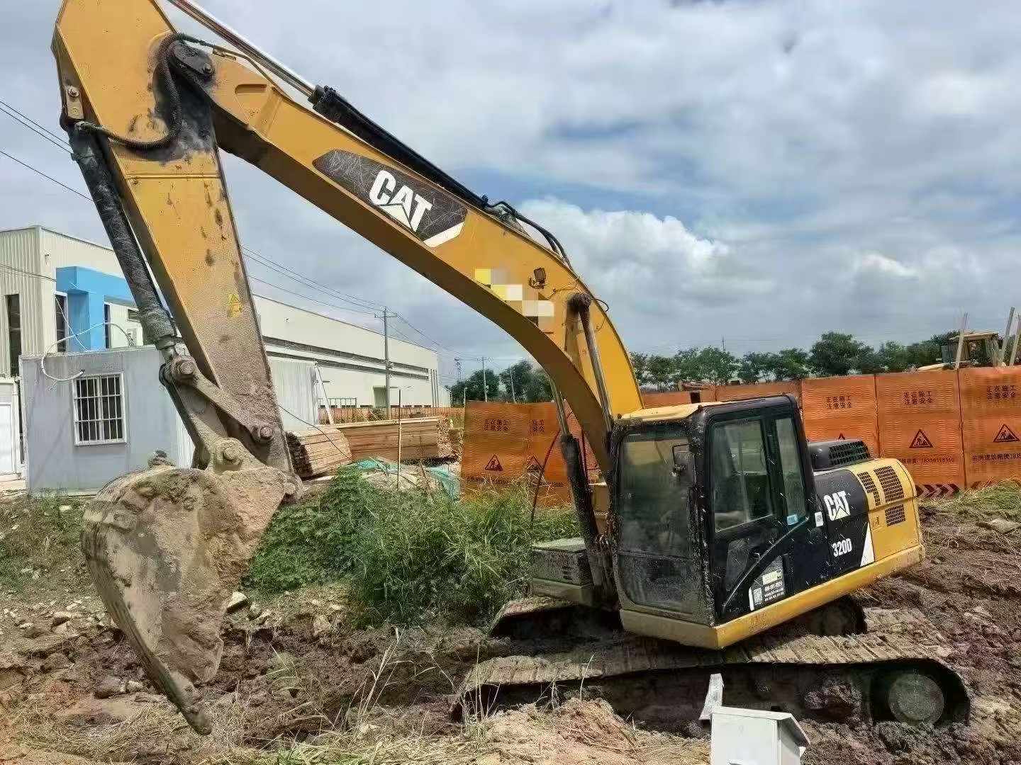 Buy Caterpillar 320A Used Excavator / 2