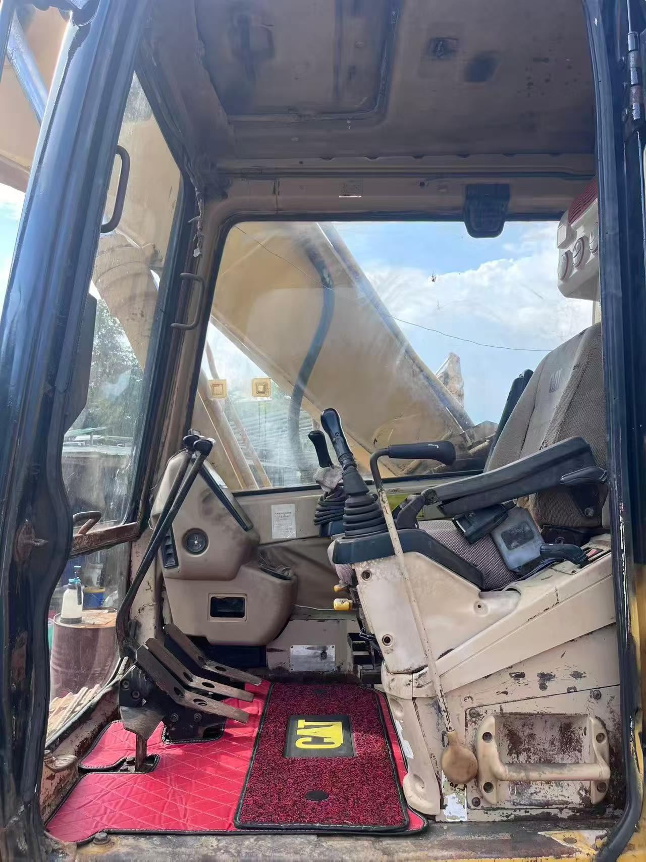 Buy Caterpillar 320V2 Used Excavator / 3