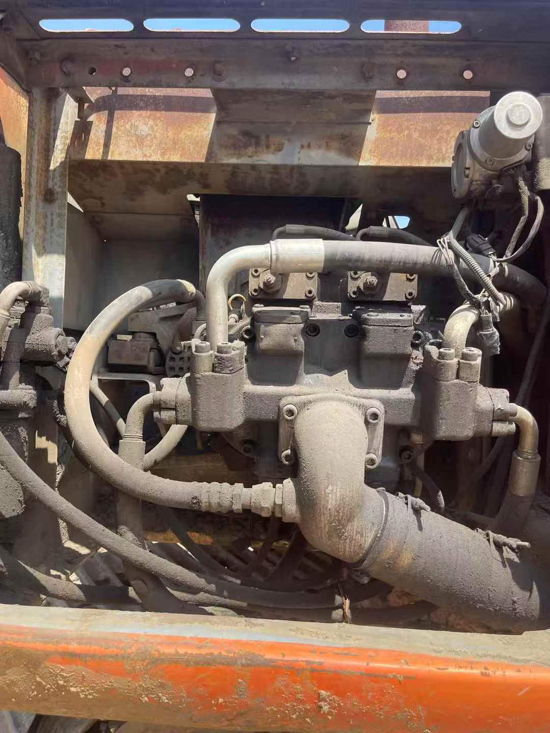 Buy Hitachi EX200-5 Used Excavator / 4