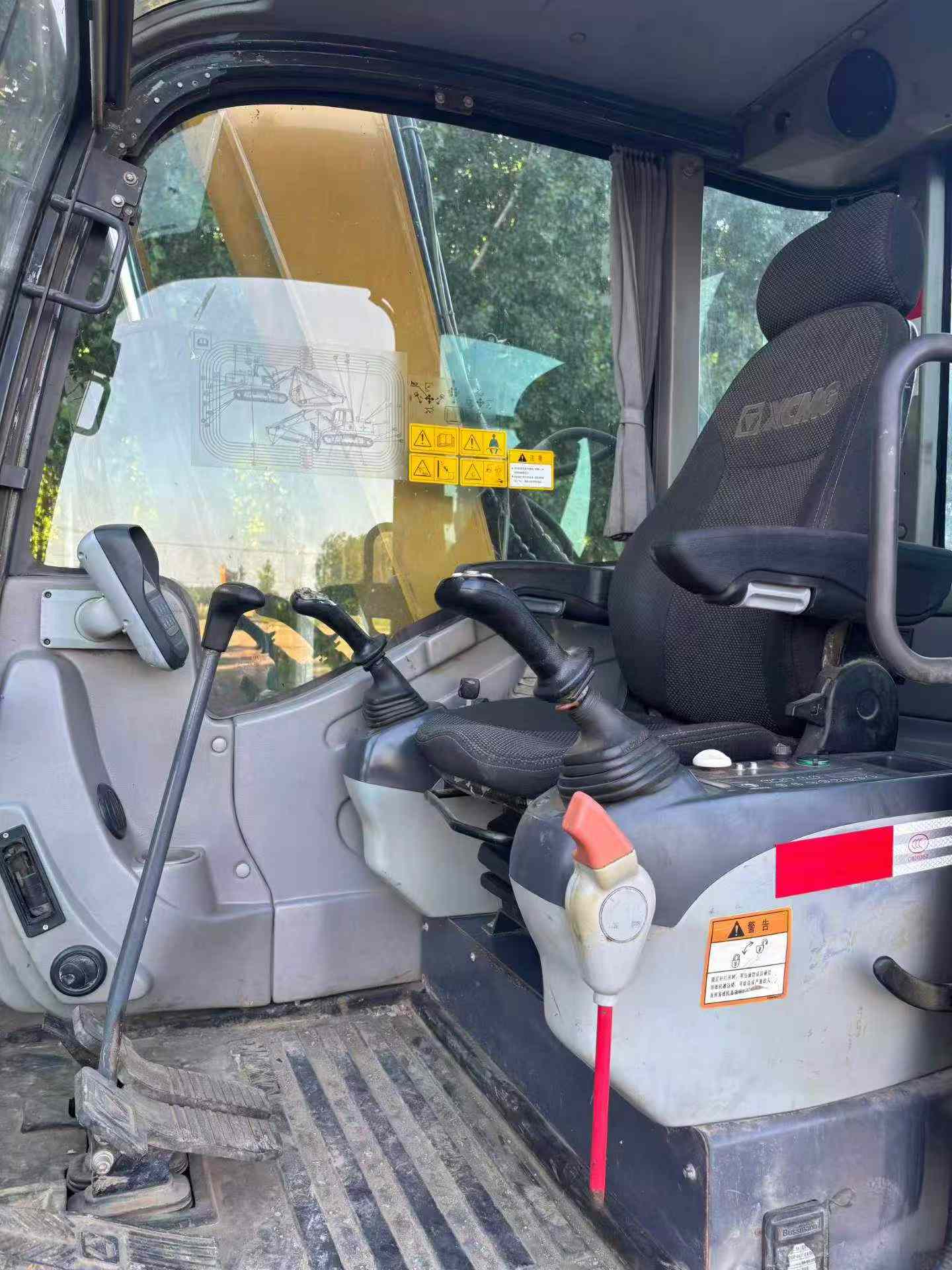 Buy XCMG XE75C Used Excavator / 4