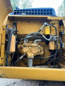 Buy Caterpillar 323D2L Used Excavator / 6 Buy Caterpillar 323D2L Used Excavator / 6