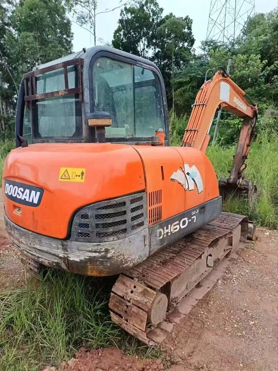 Buy Doosan DH60 Used Excavator / 1