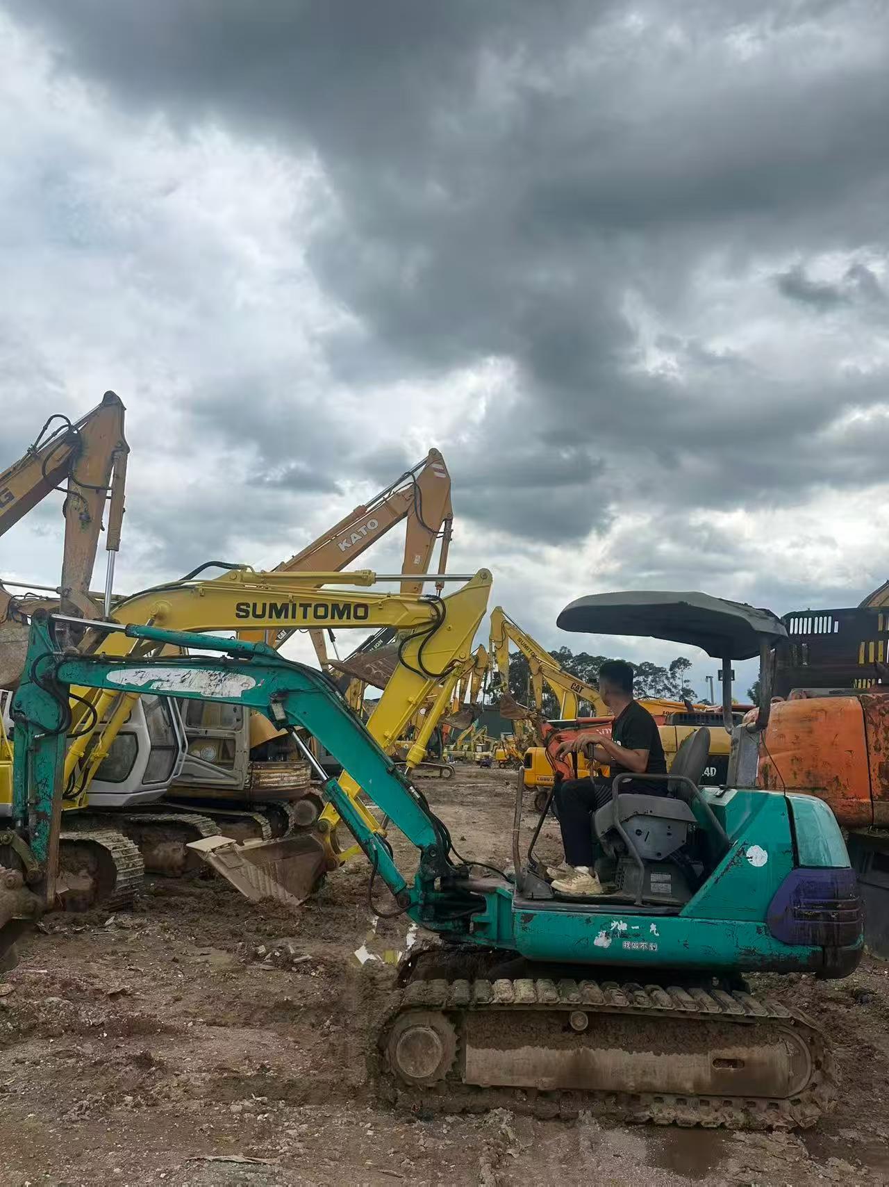 Buy Komatsu PC30-7 Used Excavator / 4